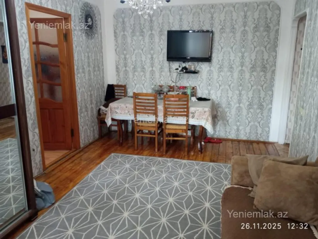 Satılır 2 otaqlı köhnə tikili 50 m²