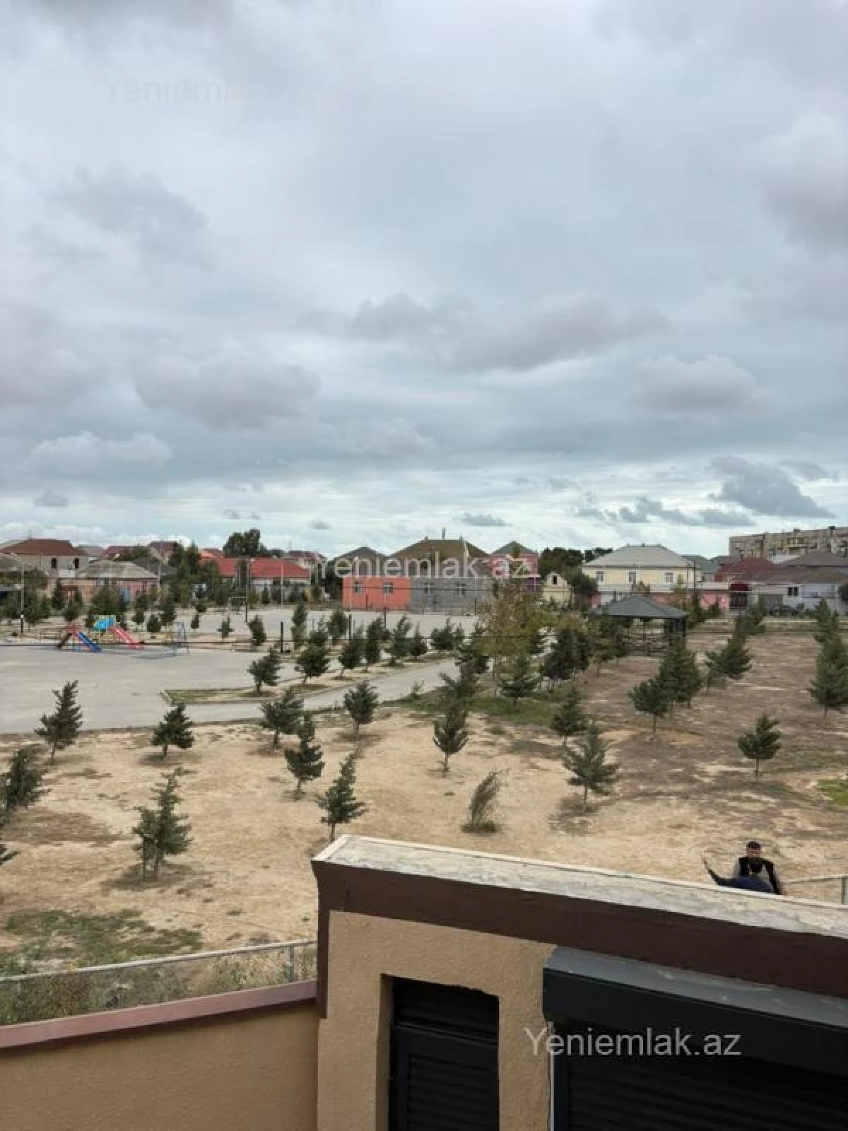 Satılır 5 otaqlı həyət evi 170 m²