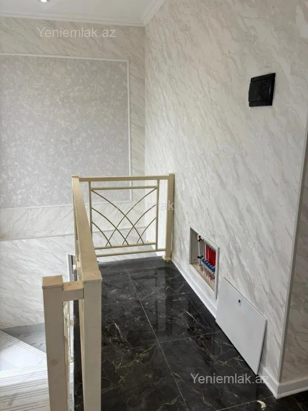 Satılır 5 otaqlı həyət evi 170 m²