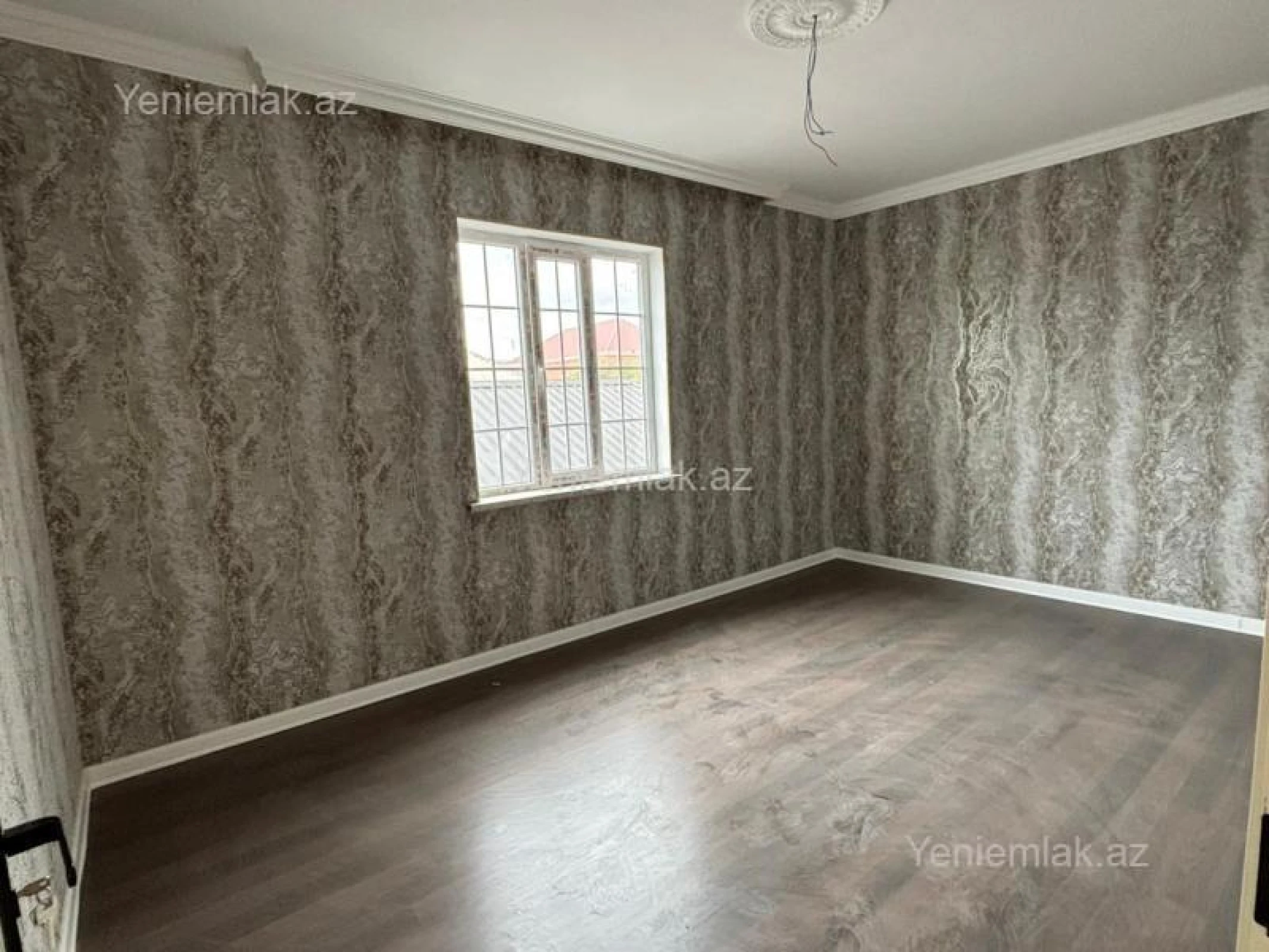 Satılır 5 otaqlı həyət evi 170 m²