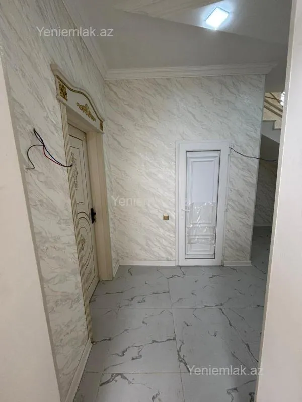 Satılır 5 otaqlı həyət evi 170 m²