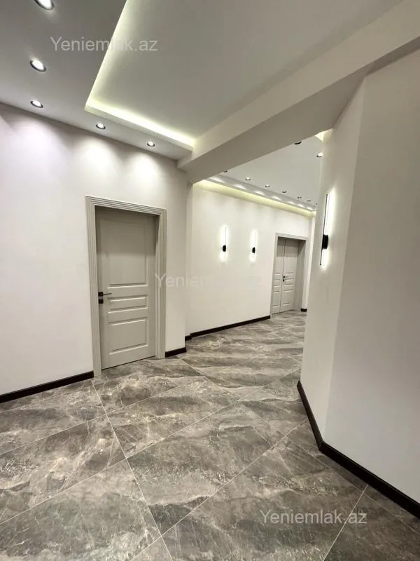 Satılır 3 otaqlı yeni tikili 140 m²