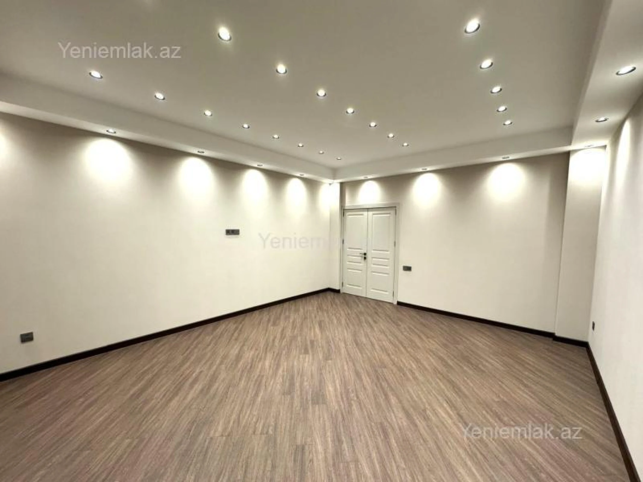 Satılır 3 otaqlı yeni tikili 140 m²