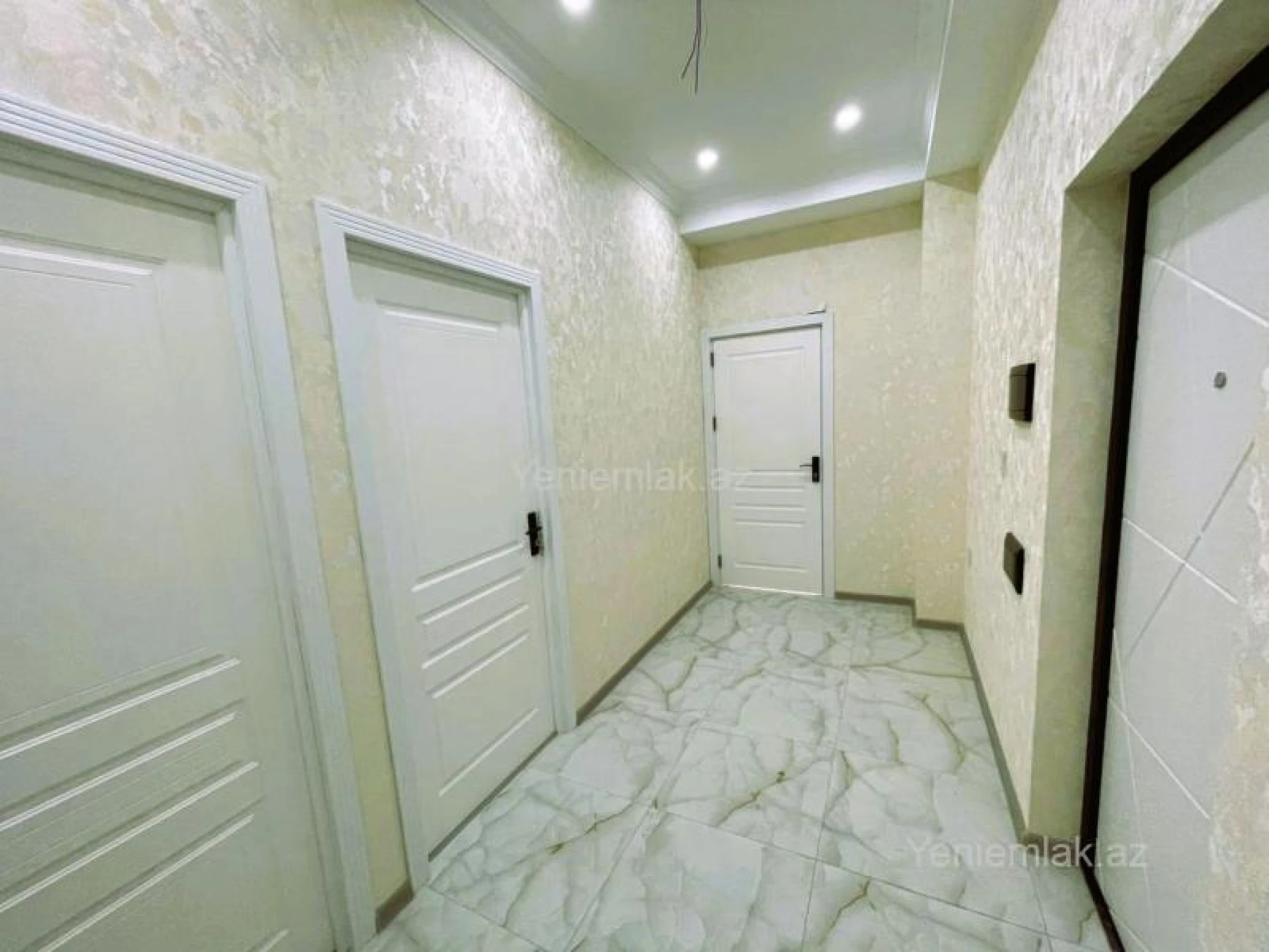 Satılır 3 otaqlı yeni tikili 85 m²