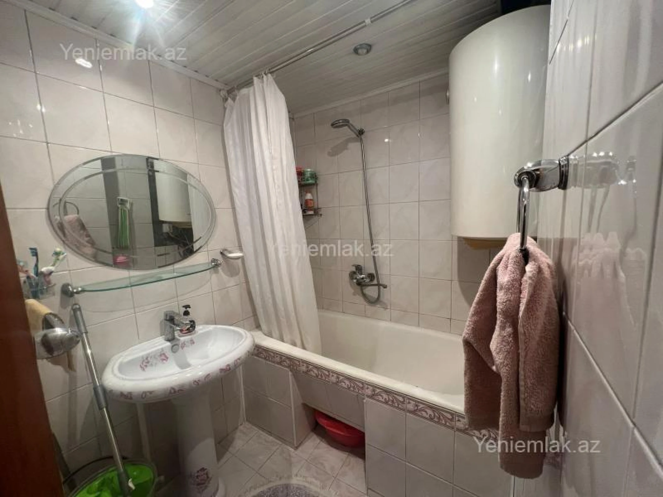 Satılır 6 otaqlı köhnə tikili 150 m²