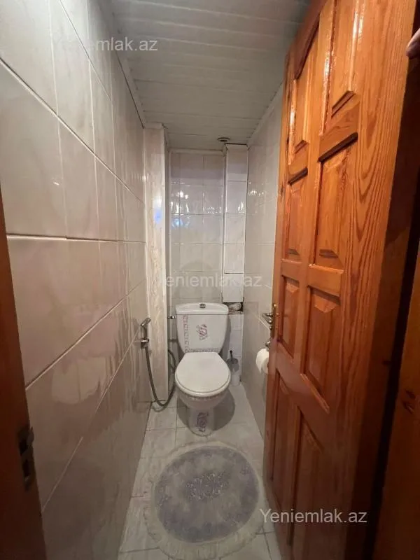 Satılır 6 otaqlı köhnə tikili 150 m²