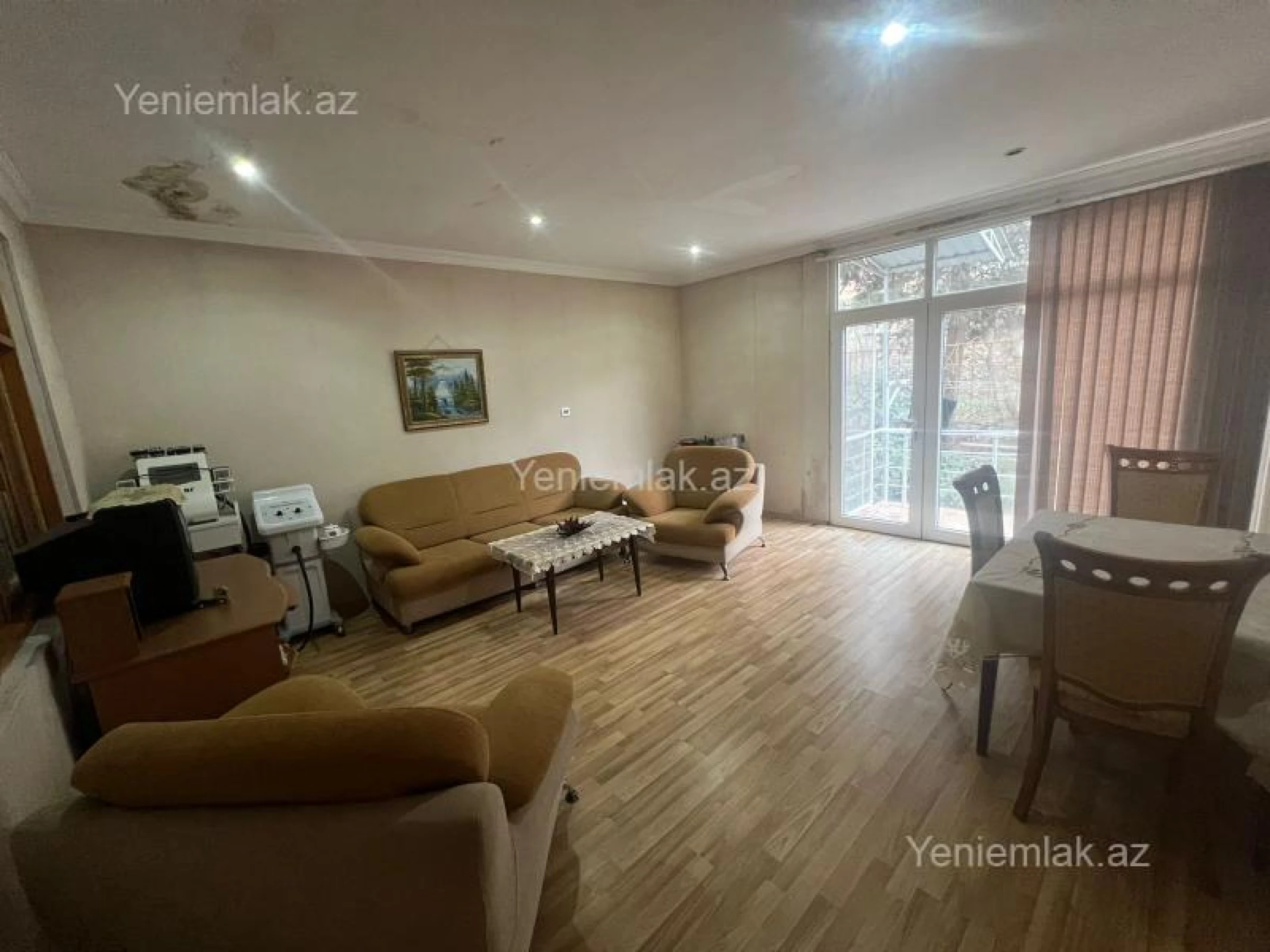 Satılır 6 otaqlı köhnə tikili 150 m²