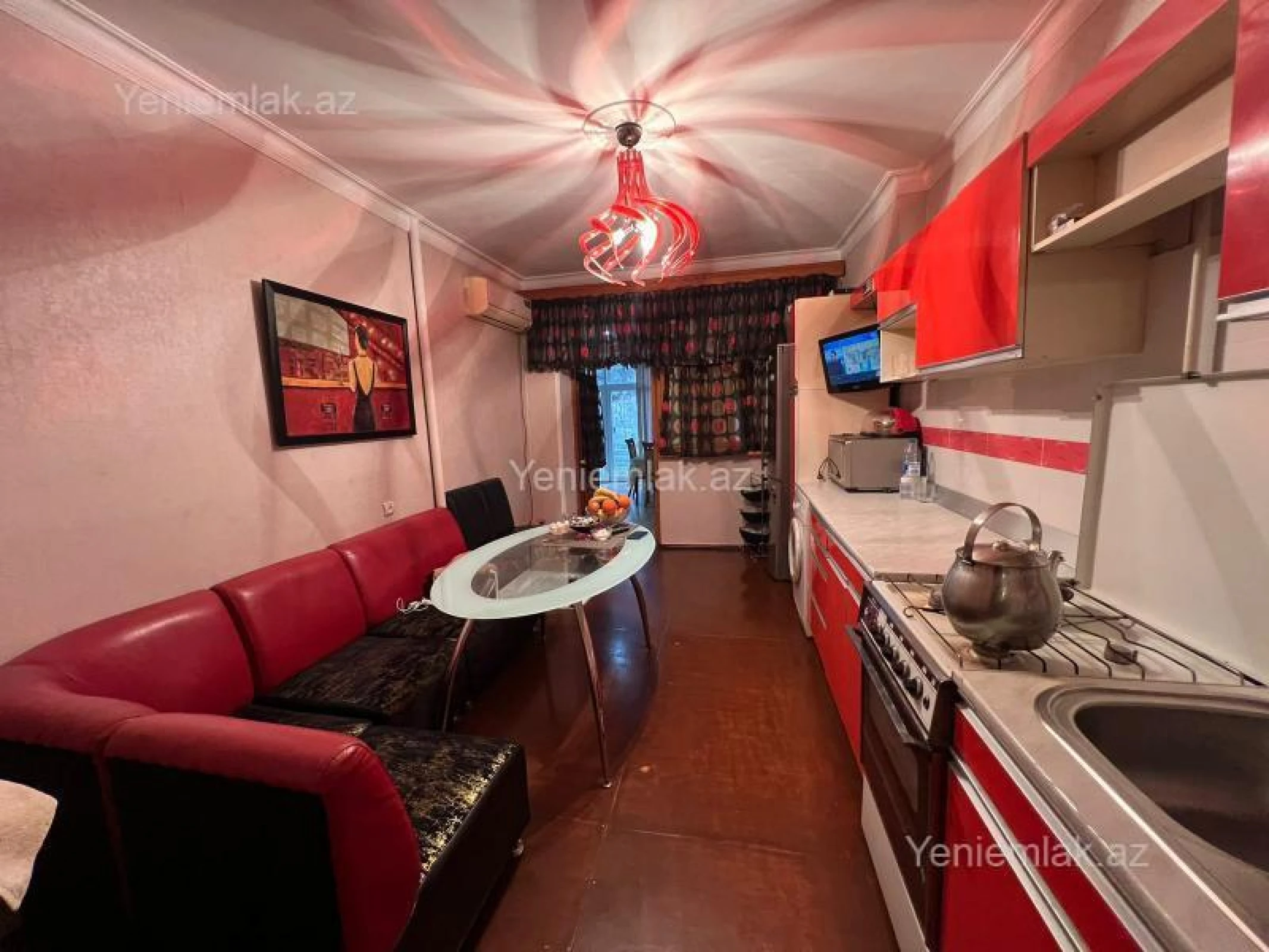 Satılır 6 otaqlı köhnə tikili 150 m²