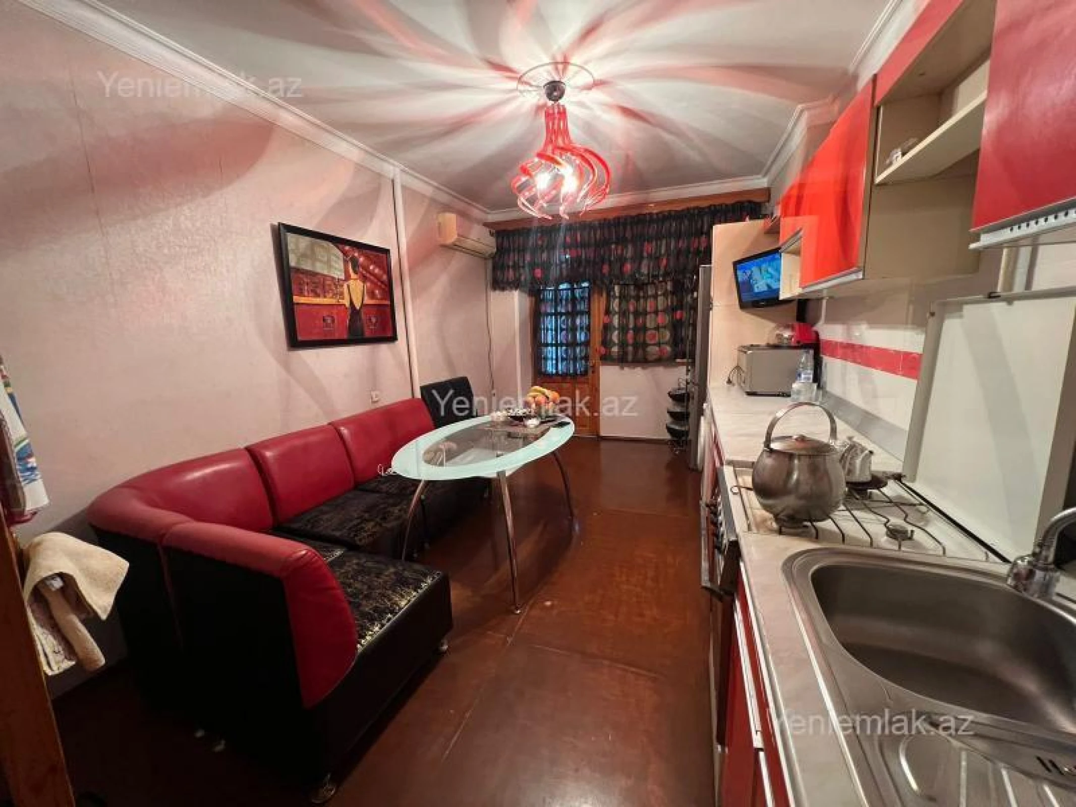 Satılır 6 otaqlı köhnə tikili 150 m²