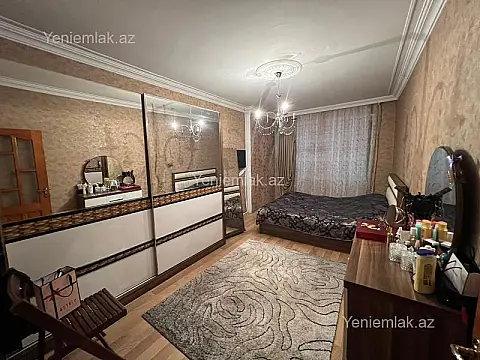 Satılır 6 otaqlı köhnə tikili 150 m²