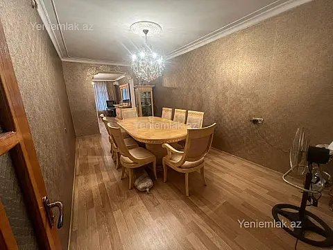 Satılır 6 otaqlı köhnə tikili 150 m²