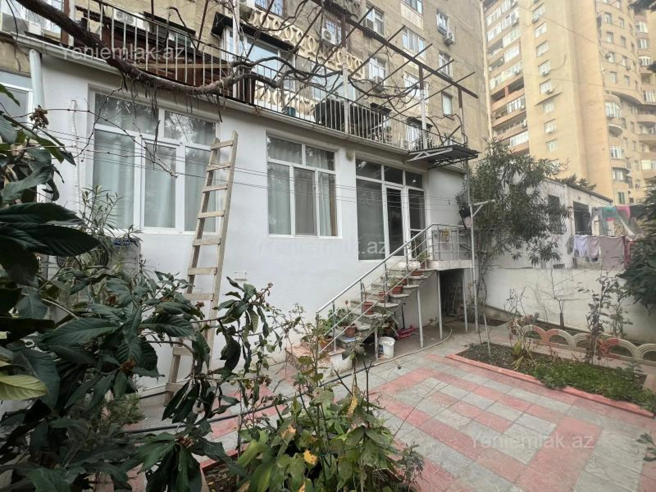 Satılır 6 otaqlı köhnə tikili 150 m²