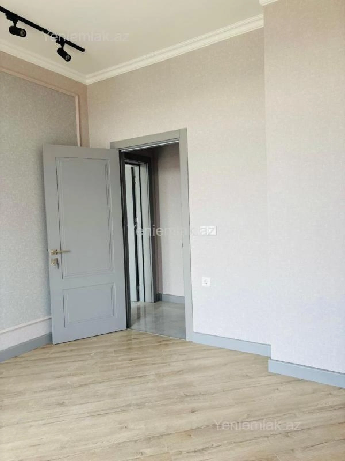 Satılır 3 otaqlı yeni tikili 82.5 m²