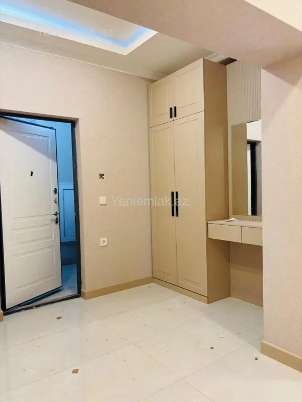 Satılır 3 otaqlı yeni tikili 82.5 m²