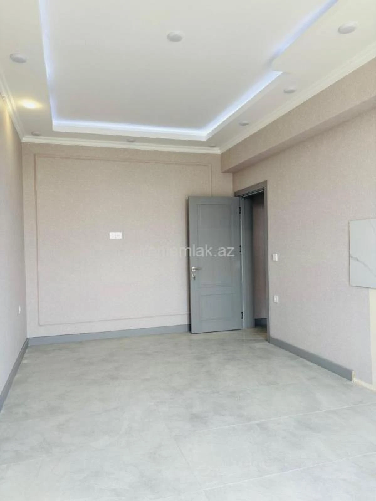Satılır 3 otaqlı yeni tikili 82.5 m²