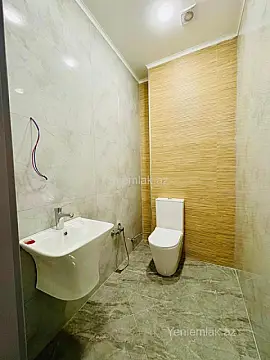 Satılır 2 otaqlı yeni tikili 82.5 m²