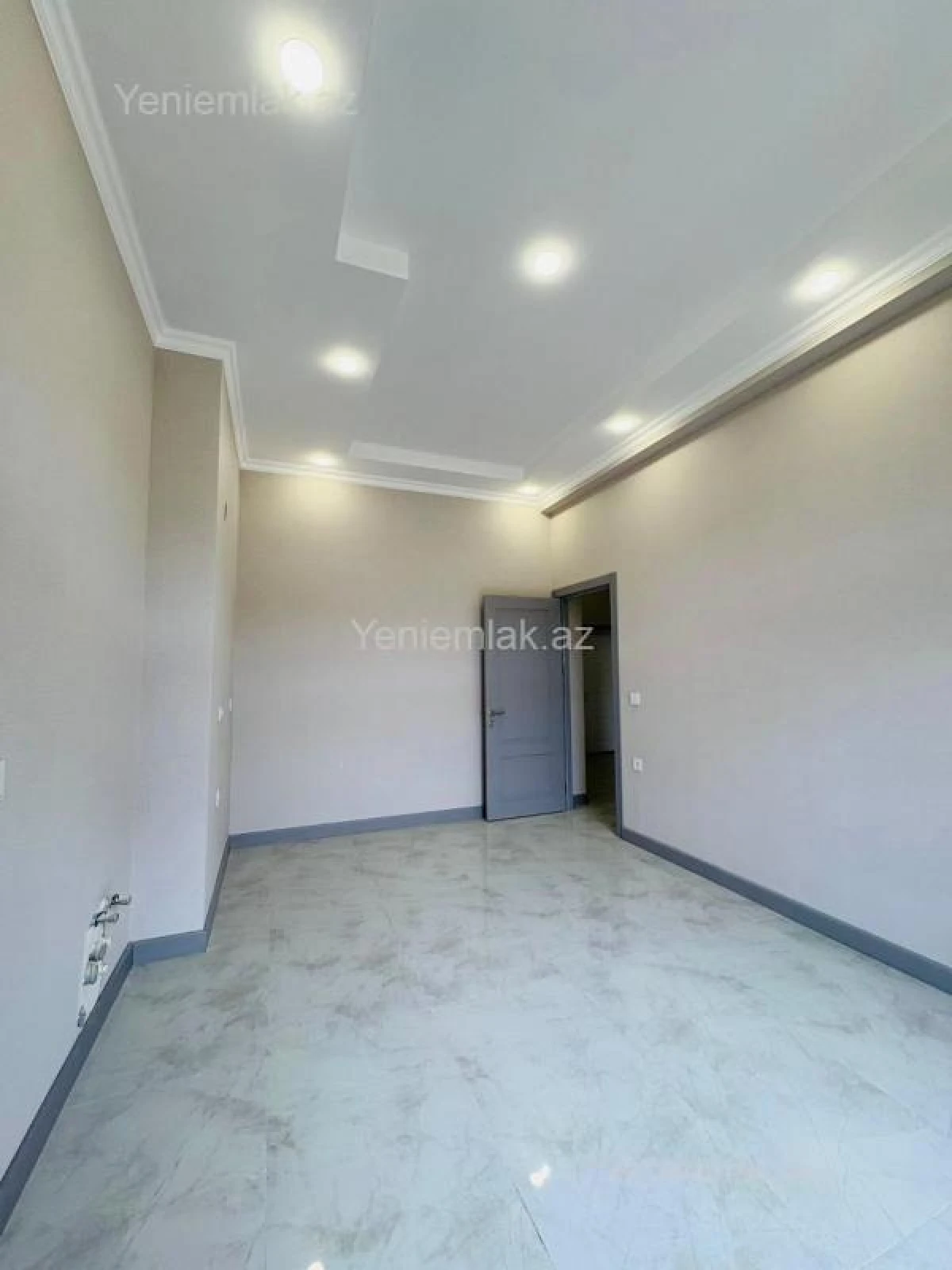 Satılır 2 otaqlı yeni tikili 82.5 m²