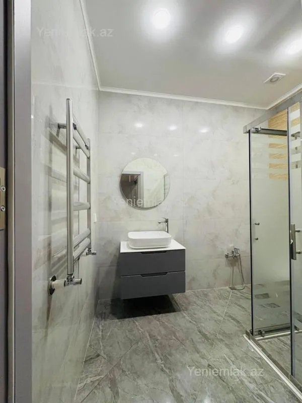 Satılır 2 otaqlı yeni tikili 82.5 m²