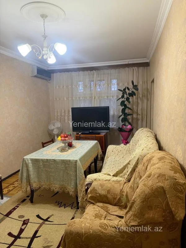 Satılır 4 otaqlı köhnə tikili 85 m²