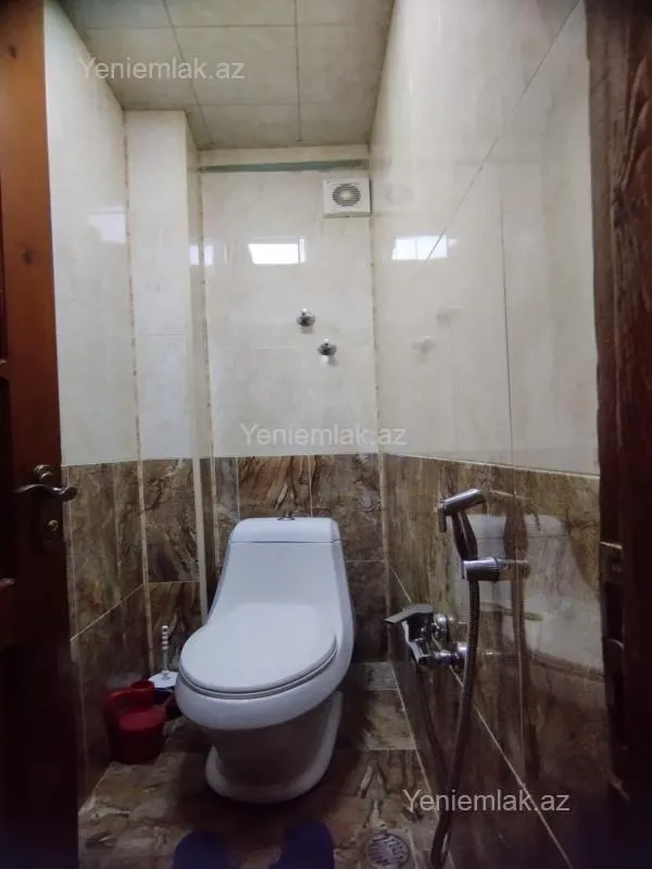 Satılır 4 otaqlı köhnə tikili 85 m²