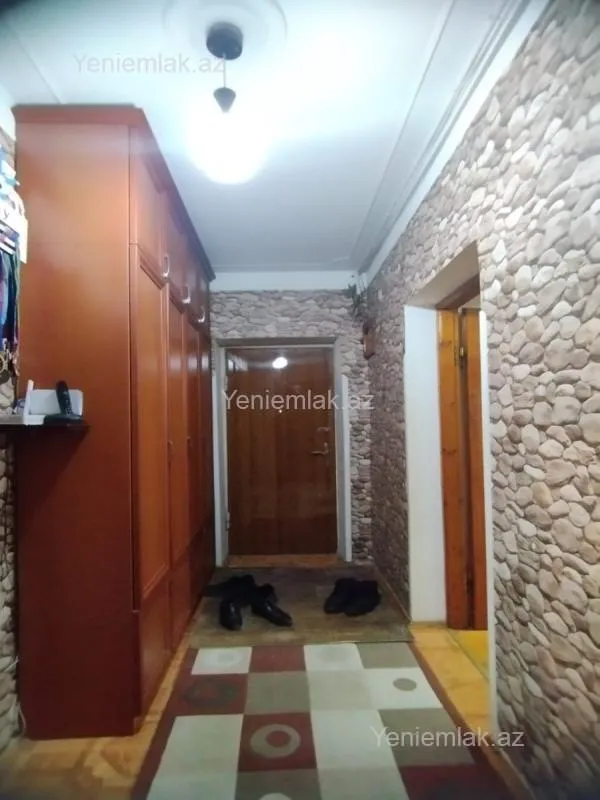 Satılır 4 otaqlı köhnə tikili 85 m²