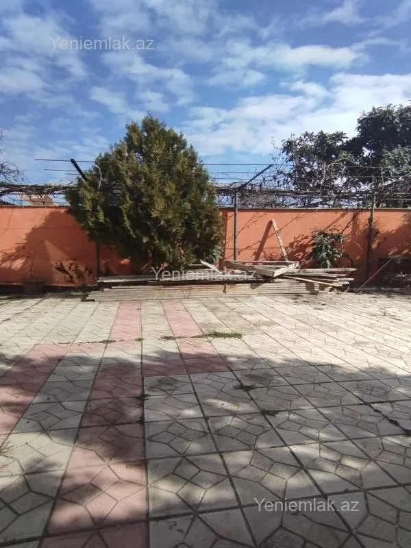 Satılır 6 otaqlı həyət evi 240 m²
