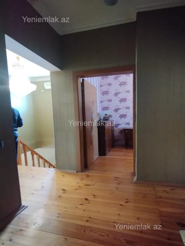 Satılır 6 otaqlı həyət evi 240 m²