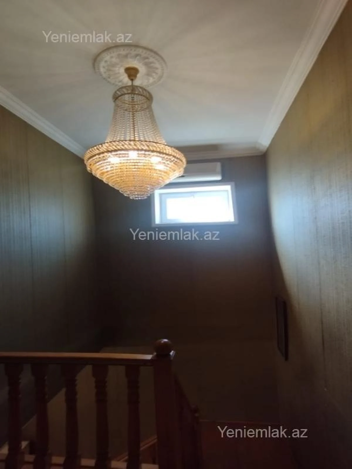 Satılır 6 otaqlı həyət evi 240 m²