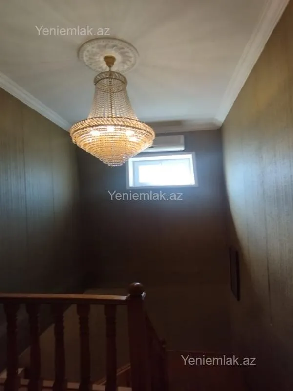 Satılır 6 otaqlı həyət evi 240 m²