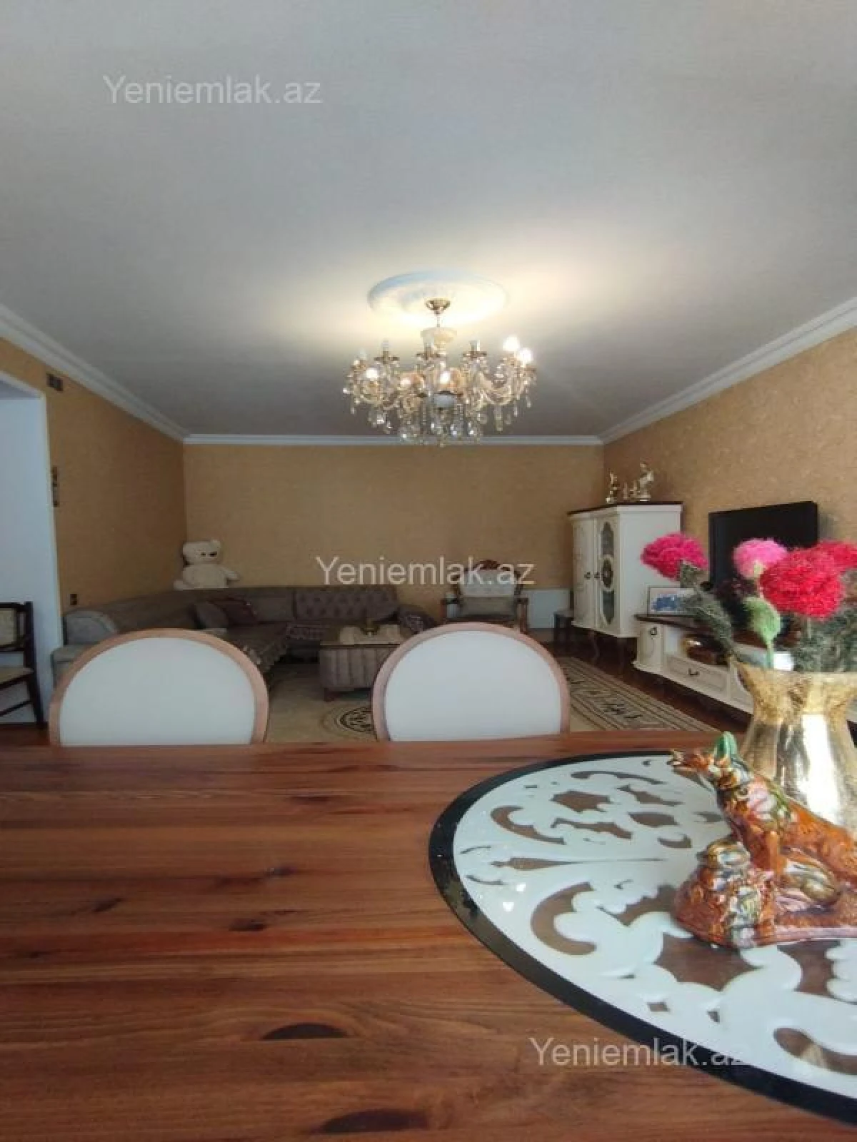 Satılır 6 otaqlı həyət evi 240 m²