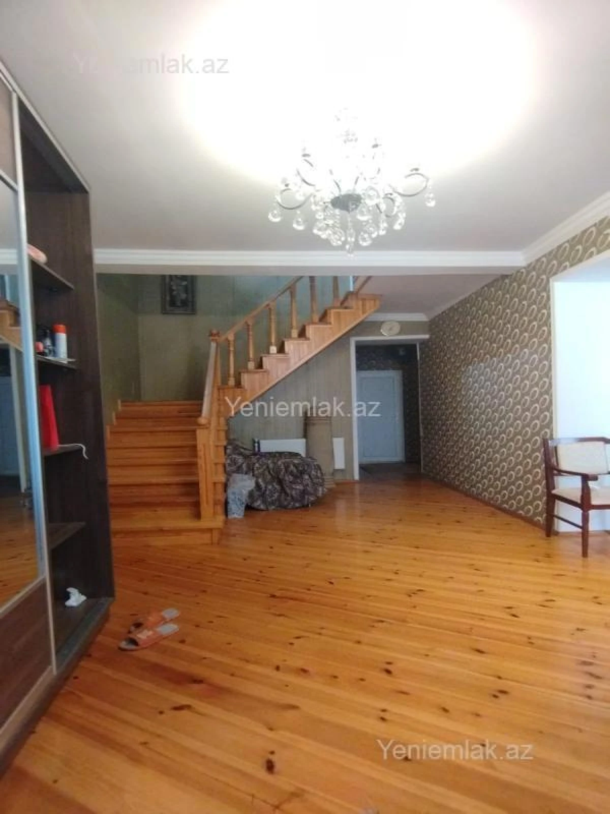 Satılır 6 otaqlı həyət evi 240 m²