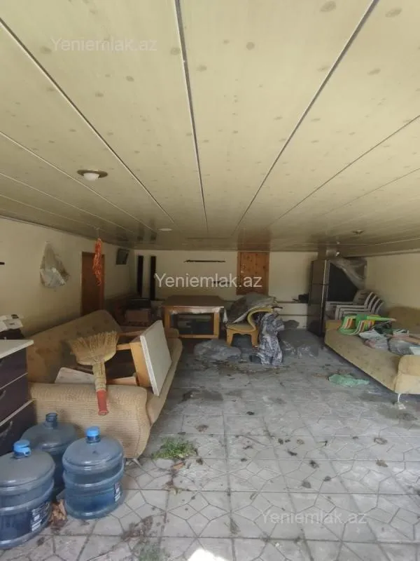 Satılır 6 otaqlı həyət evi 240 m²