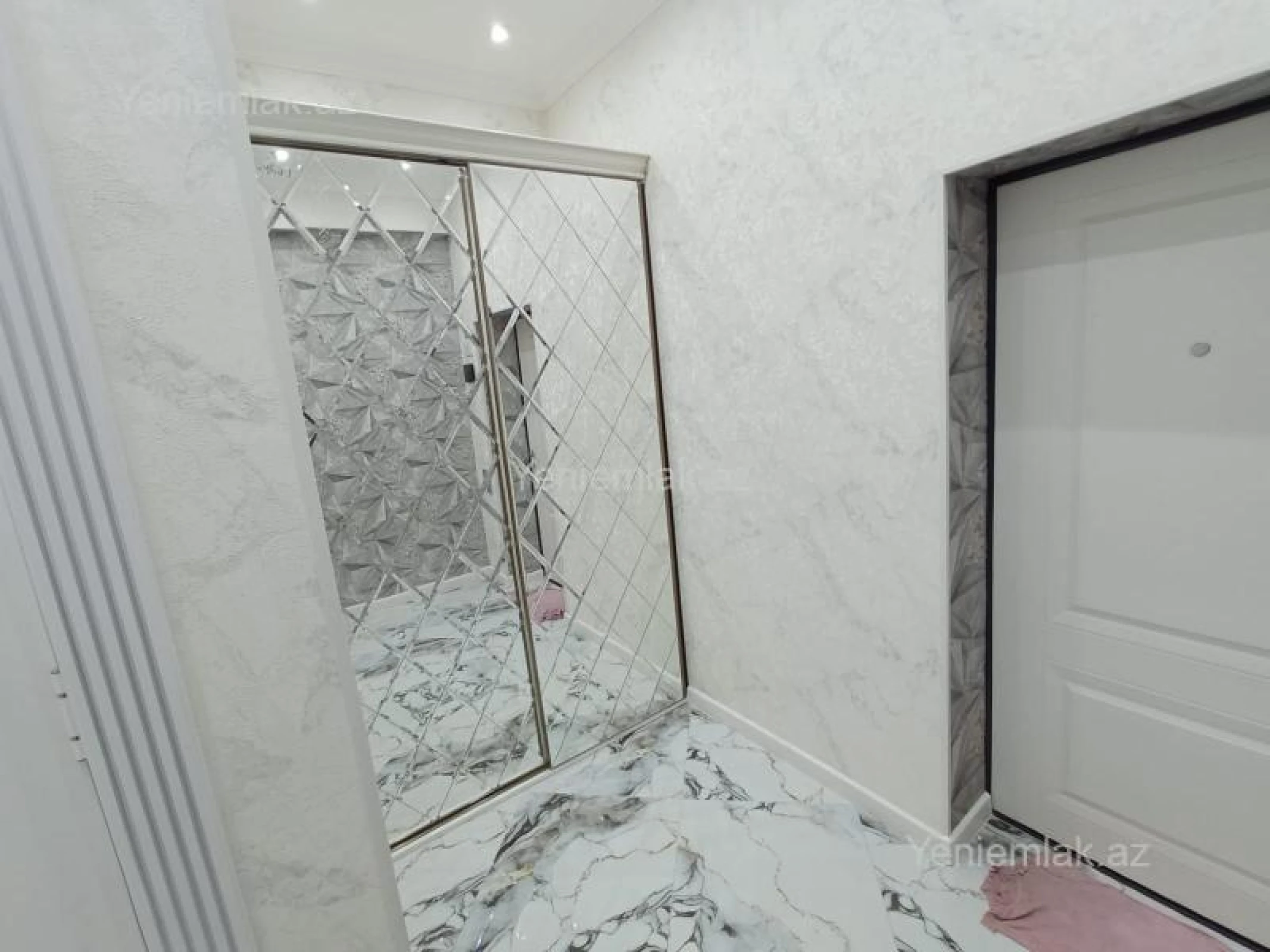 Satılır 2 otaqlı yeni tikili 52 m²