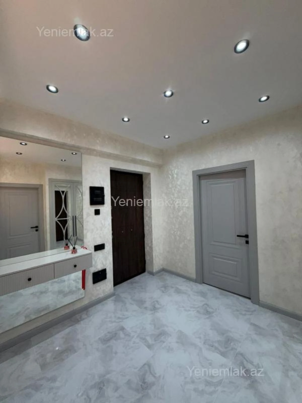 Satılır 3 otaqlı yeni tikili 80 m²