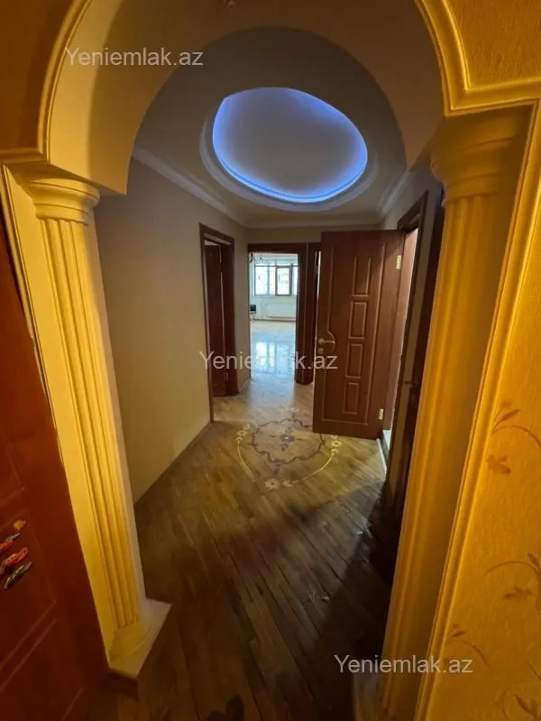 Satılır 2 otaqlı köhnə tikili 80 m²