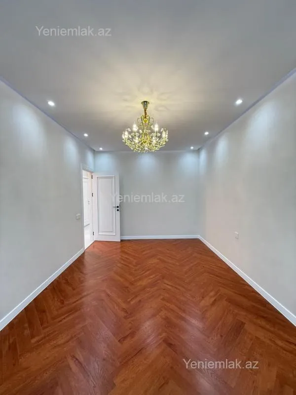 Satılır 5 otaqlı köhnə tikili 120 m²
