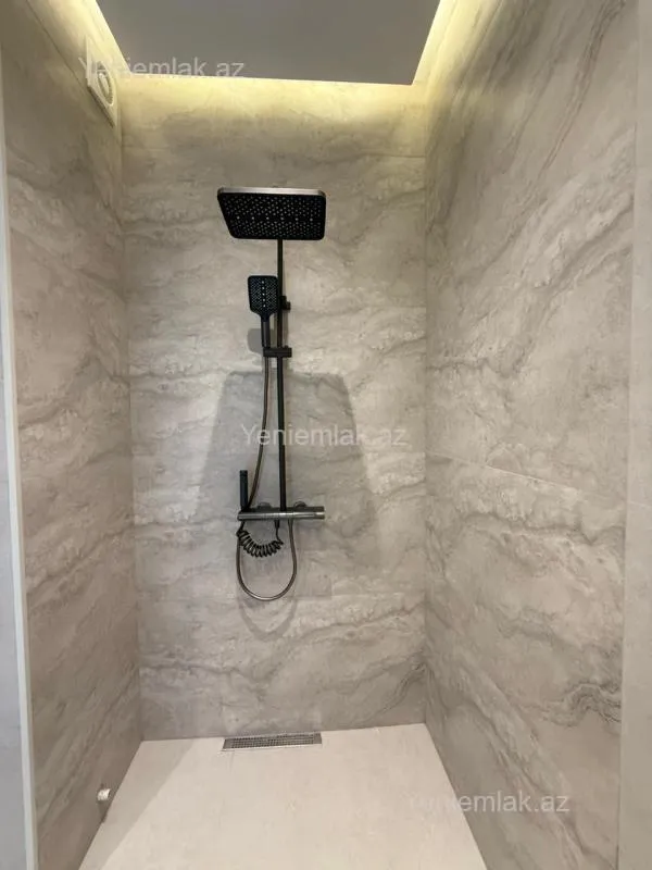 Satılır 5 otaqlı köhnə tikili 120 m²