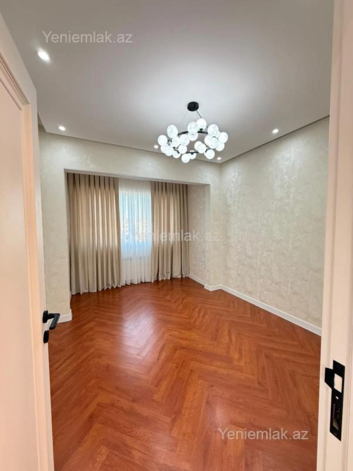 Satılır 5 otaqlı köhnə tikili 120 m²