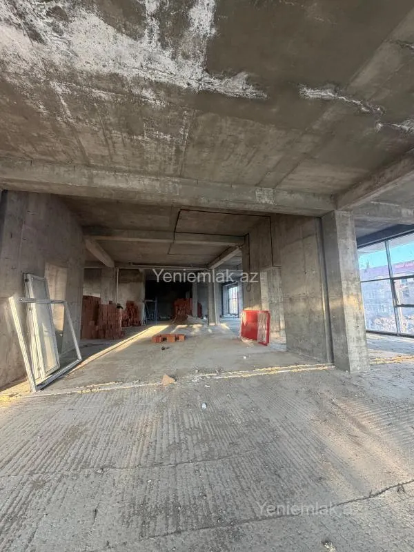 Satılır 4 otaqlı obyekt 670 m²