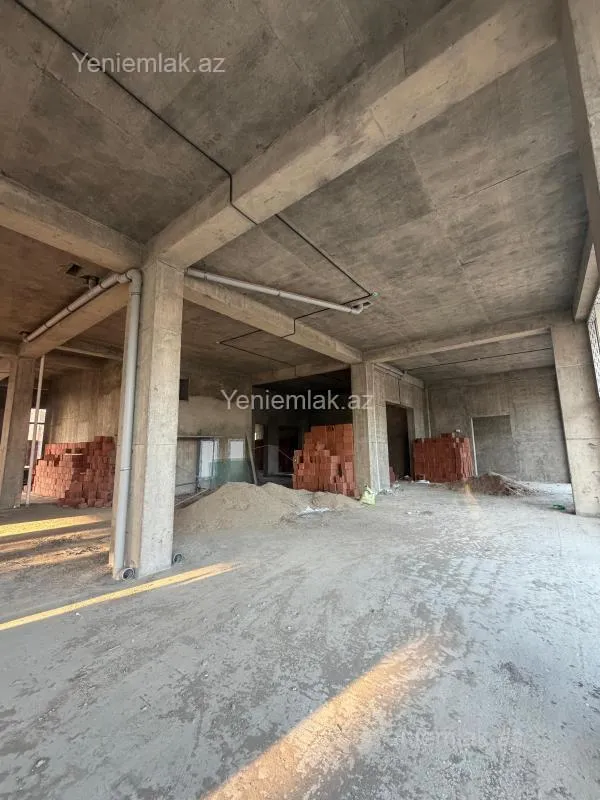 Satılır 4 otaqlı obyekt 670 m²