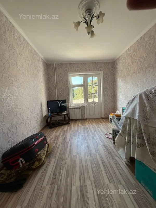 Satılır 5 otaqlı köhnə tikili 110 m²