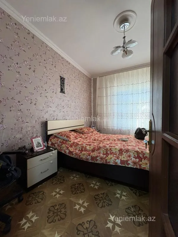Satılır 5 otaqlı köhnə tikili 110 m²