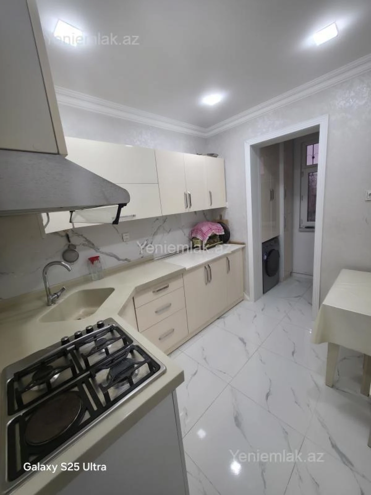 Satılır 2 otaqlı köhnə tikili 60 m²