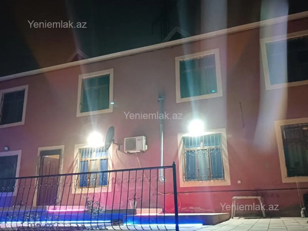 Satılır 6 otaqlı həyət evi 395 m²