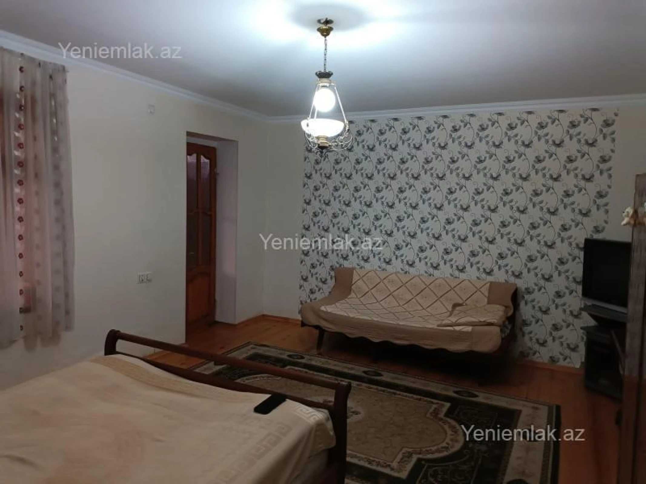 Satılır 6 otaqlı həyət evi 395 m²