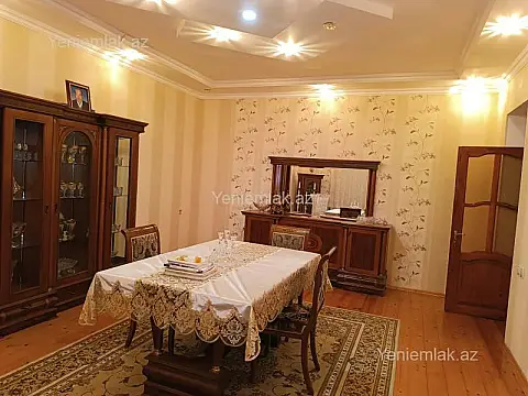 Satılır 6 otaqlı həyət evi 395 m²