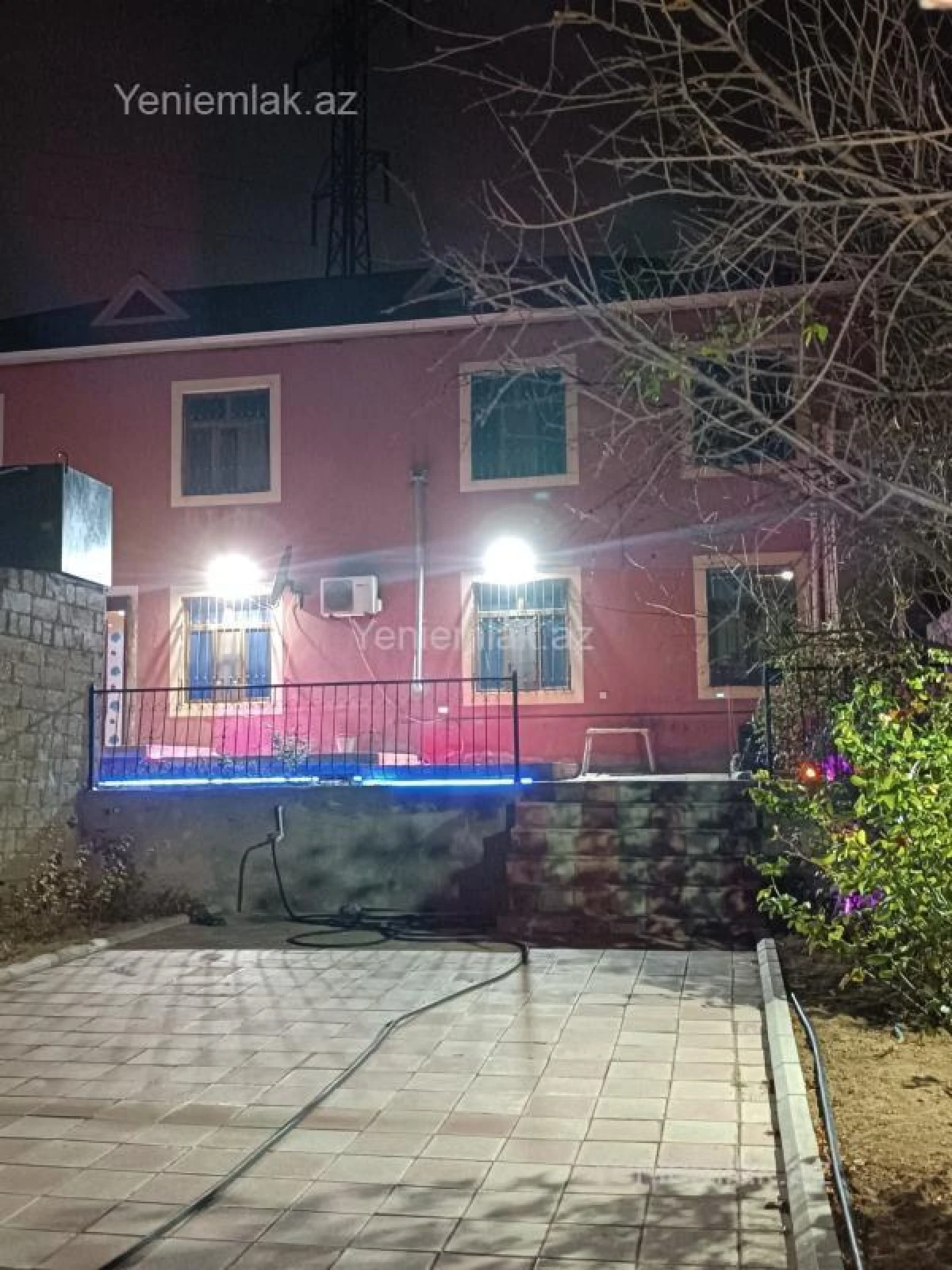 Satılır 6 otaqlı həyət evi 395 m²