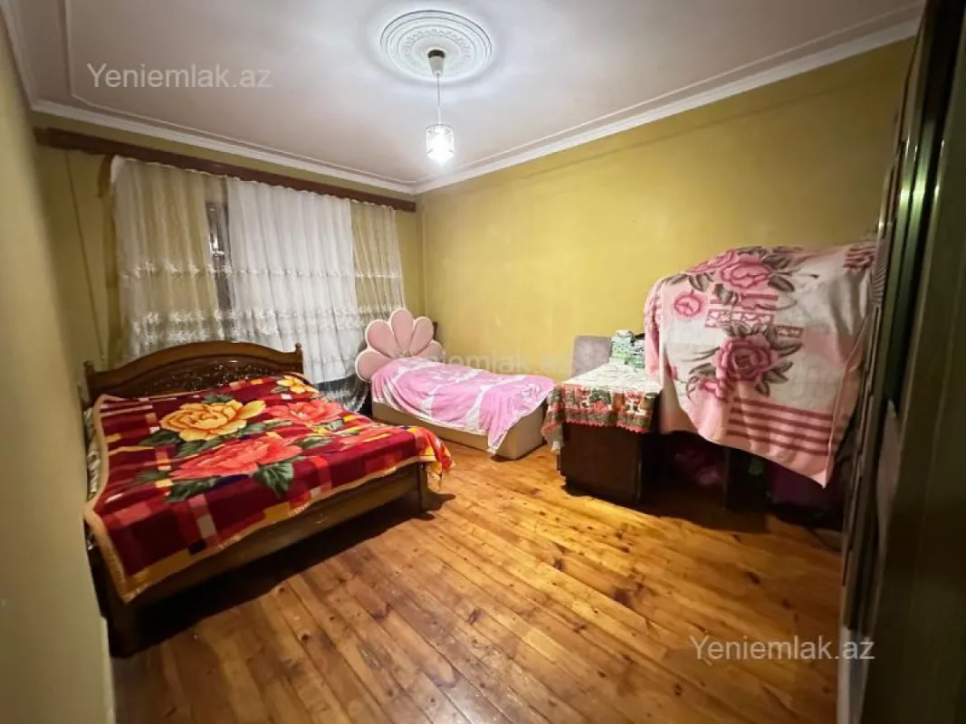 Satılır 3 otaqlı köhnə tikili 80 m²