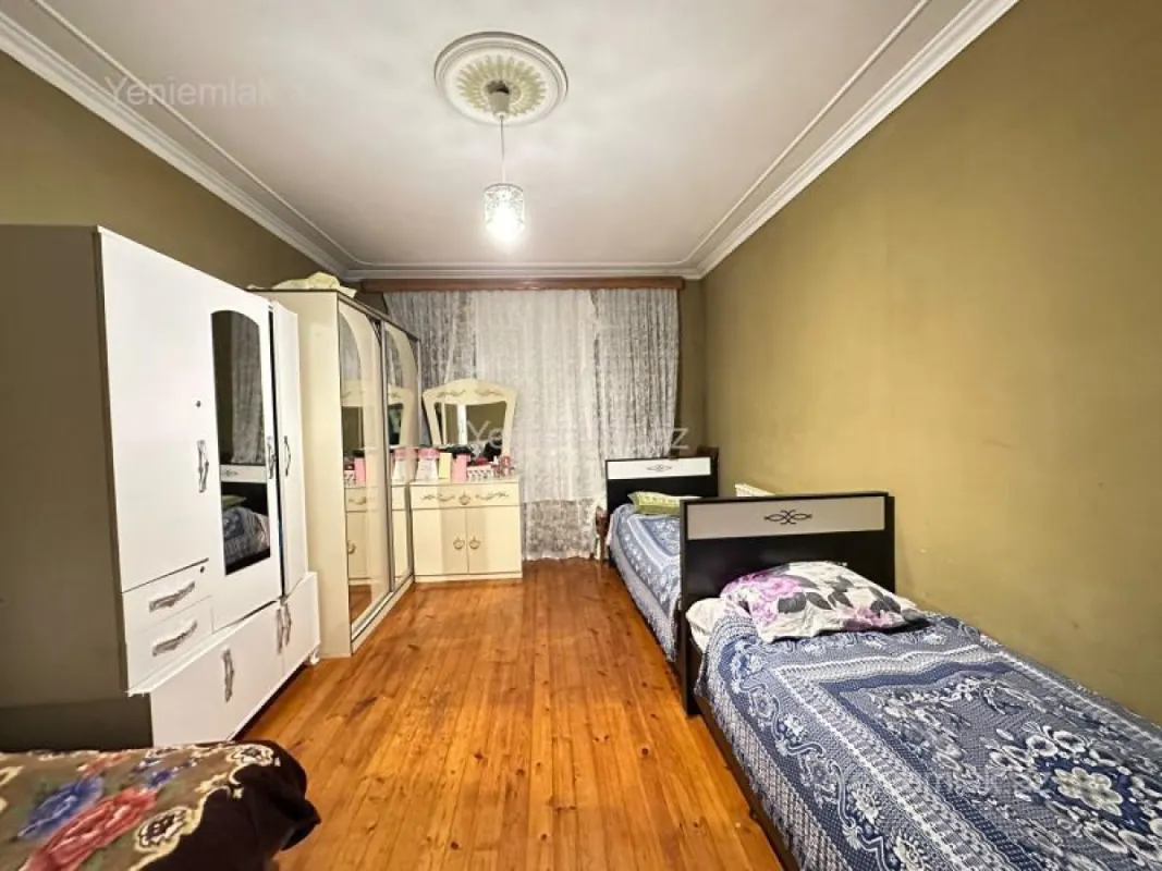 Satılır 3 otaqlı köhnə tikili 80 m²