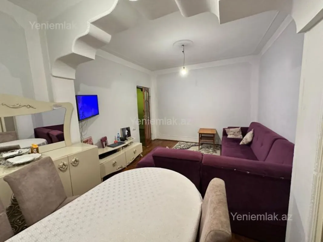 Satılır 3 otaqlı köhnə tikili 80 m²